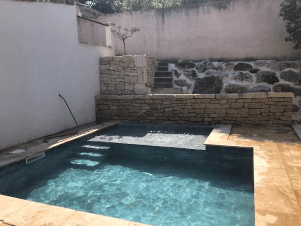 mur décoratif pierre ancienne