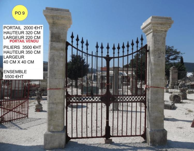 Piliers en pierre pour portail à vendre par LJLM Lemiere matériaux anciens dans le 84 et le 26